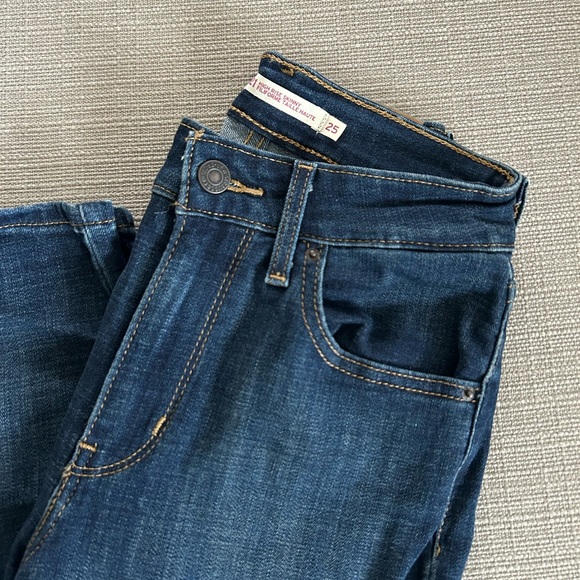 LEVIS 721 HIGH RISE SKINNY WOMEN'S JEANS- size 25 - Picture 2 of 5